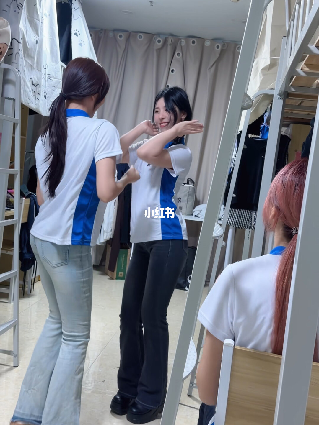 #朋友的酒[话题]# #宿舍日常[话题]# #浅跳一下[话题]#